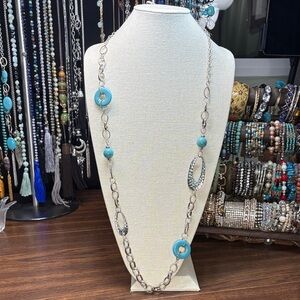 Chic Silver and Turquoise Necklace